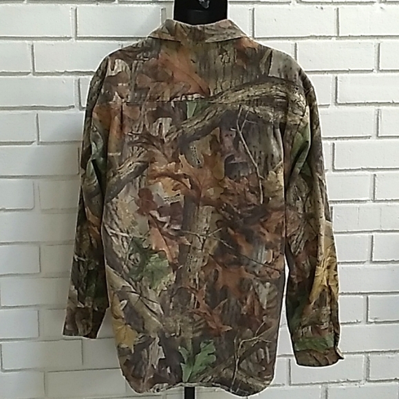 Cabela's Camo Advantage Timber Long Sleeve Button Up Shirt. Size Medium - Picture 5 of 6